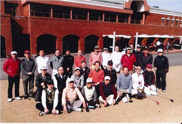 大阪韓国商工会議所　ゴルフコンペには14組52人が参加した